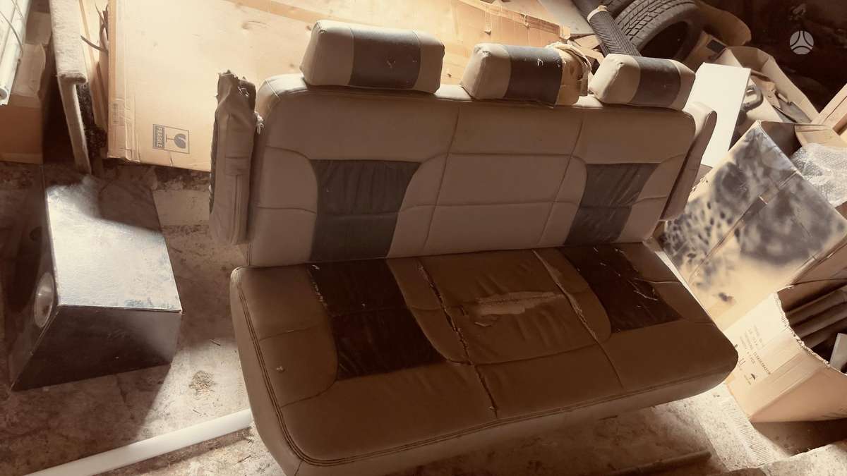 Chevrolet Express salono detalės