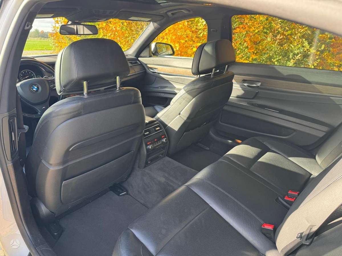 BMW 740, 3.0 l., Седан