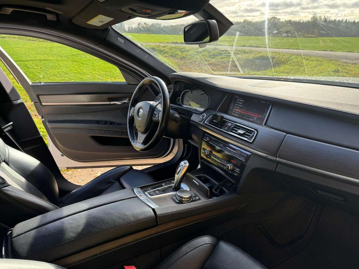 BMW 740, 3.0 l., Седан