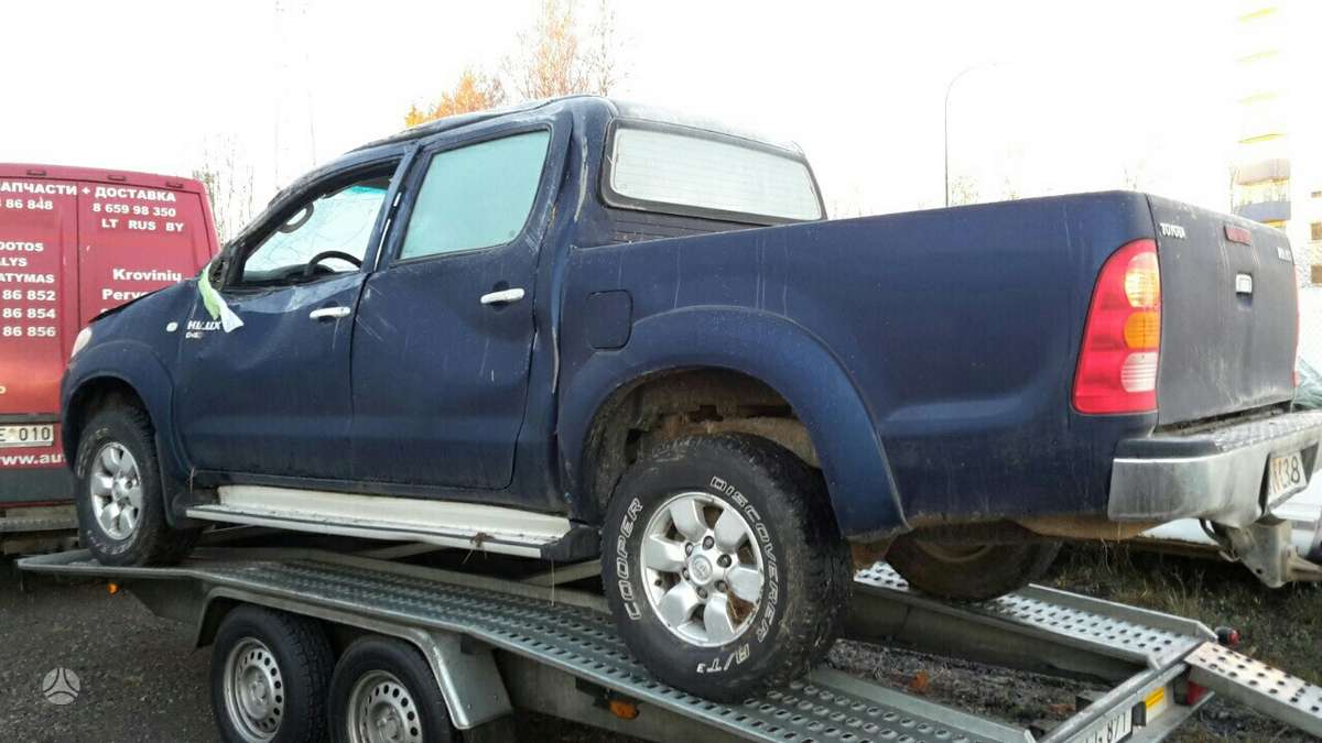 Toyota Hilux rezerves daļās. Turime daug detaliu hillux