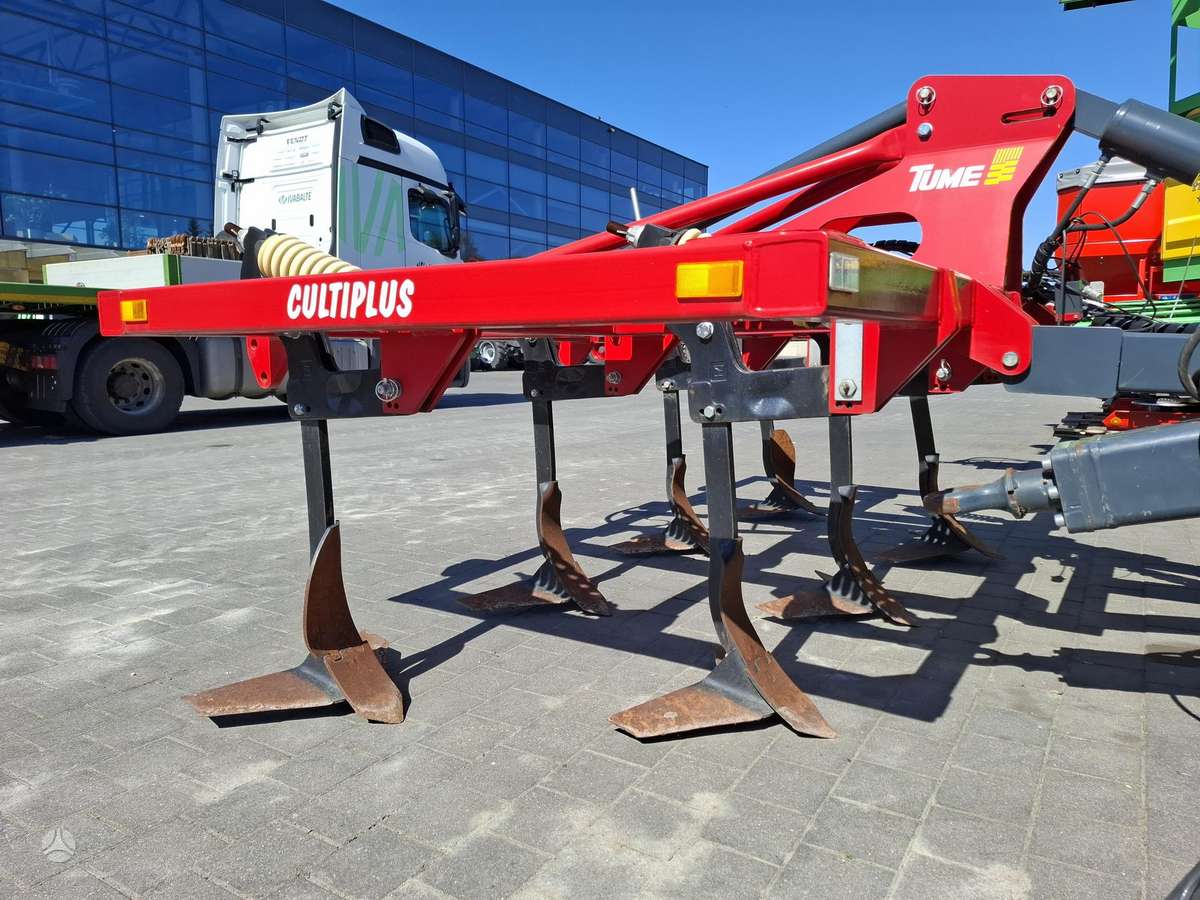 Tume CultiPlus 3000, scrapers, scrubbers