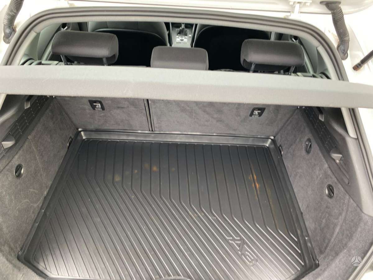 Audi A3, 1.6 l., hatchback