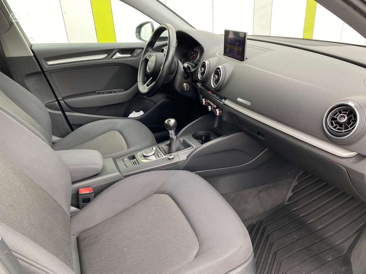 Audi A3, 1.6 l., hečbekas