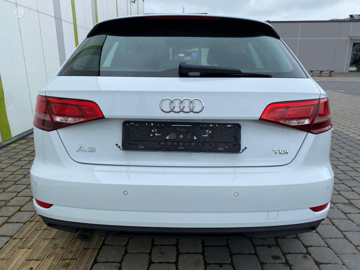 Audi A3, 1.6 l., hatchback