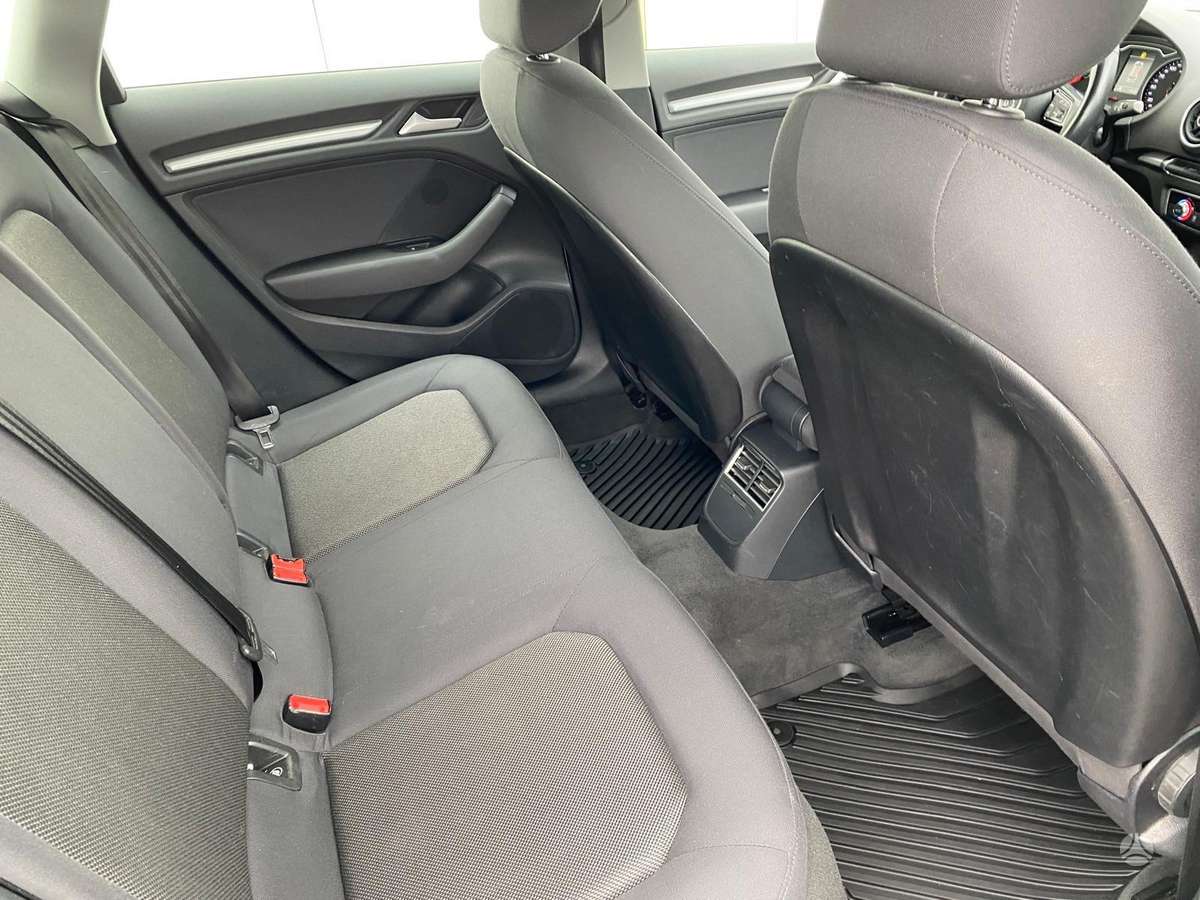 Audi A3, 1.6 l., hečbekas