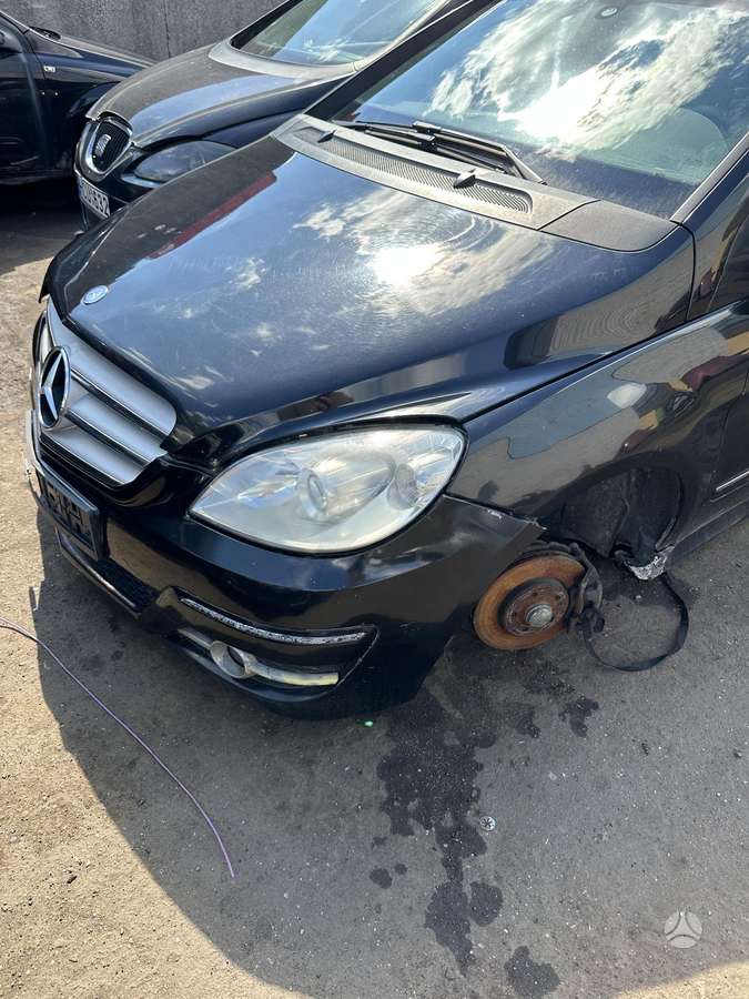 Mercedes-Benz A klasė Dalimis