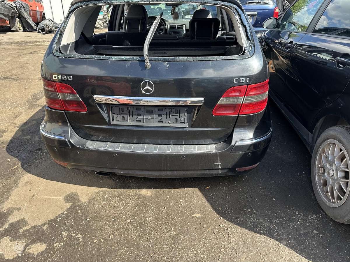 Mercedes-Benz A klasė Dalimis