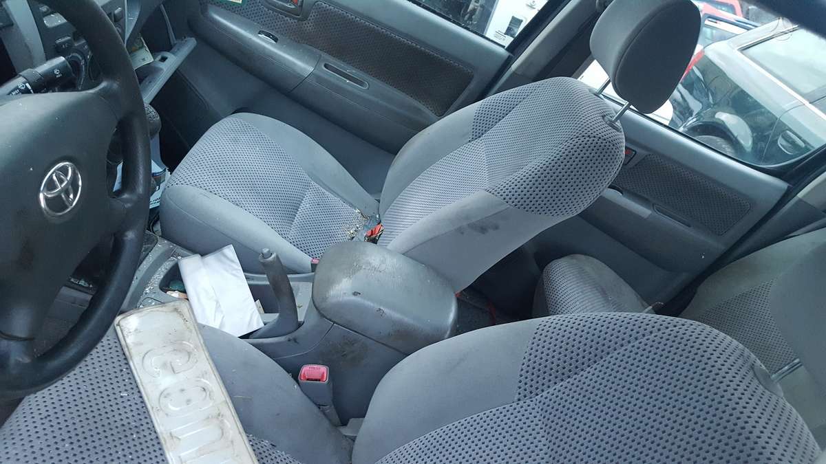 Toyota Hilux rezerves daļās. Turime daug detaliu hillux
