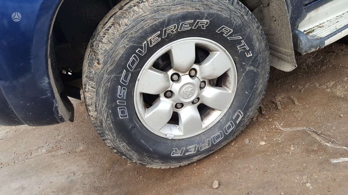 Toyota Hilux rezerves daļās. Turime daug detaliu hillux