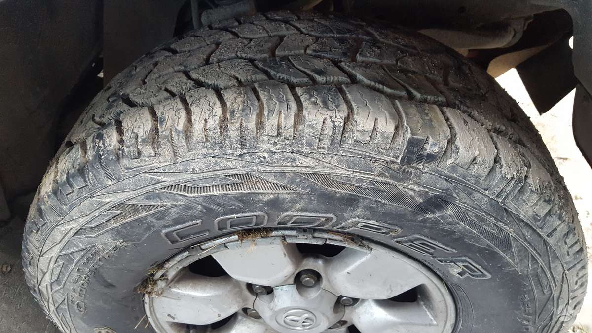 Toyota Hilux rezerves daļās. Turime daug detaliu hillux