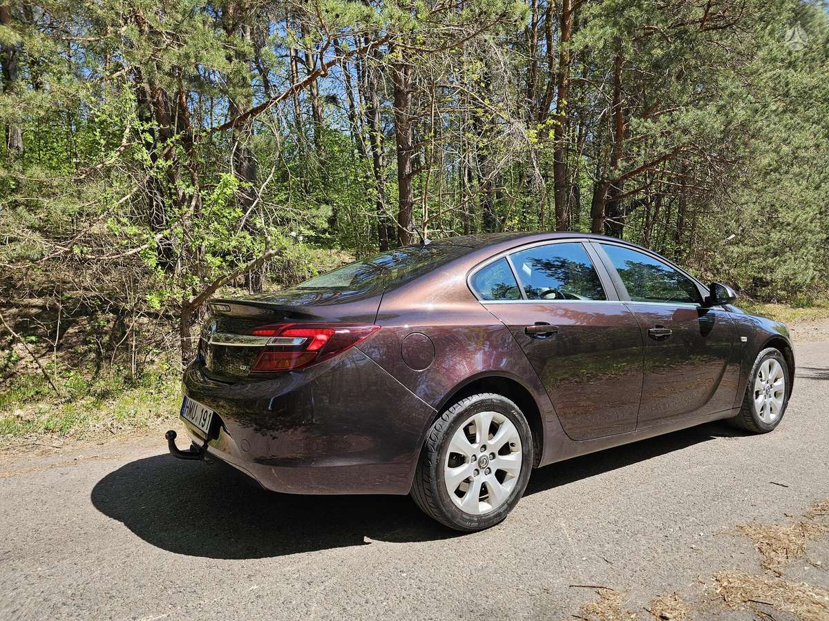 Opel Insignia, 2.0 l., Седан