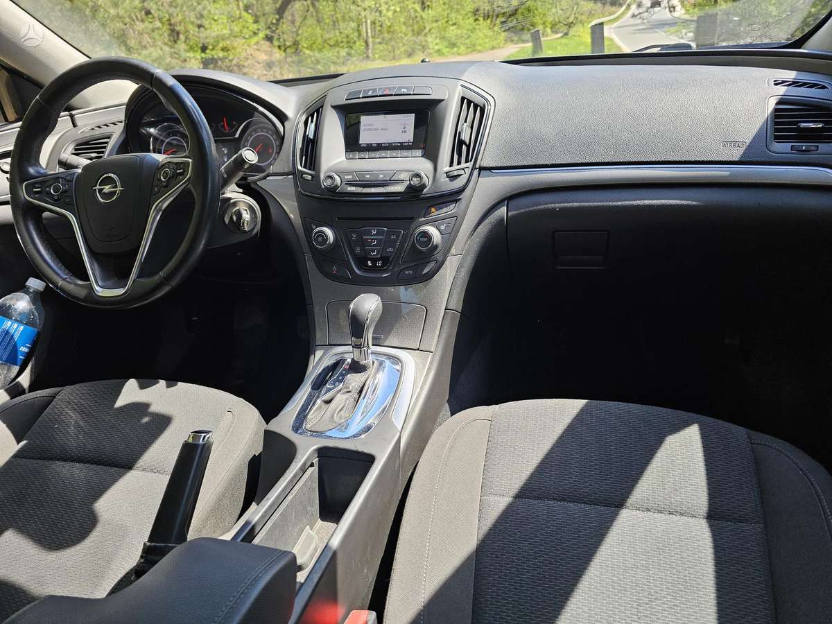 Opel Insignia, 2.0 l., Седан