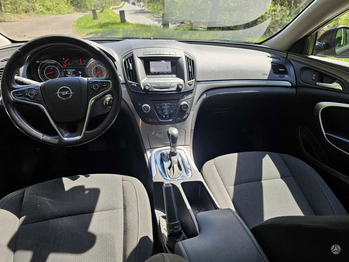 Opel Insignia, 2.0 l., Седан