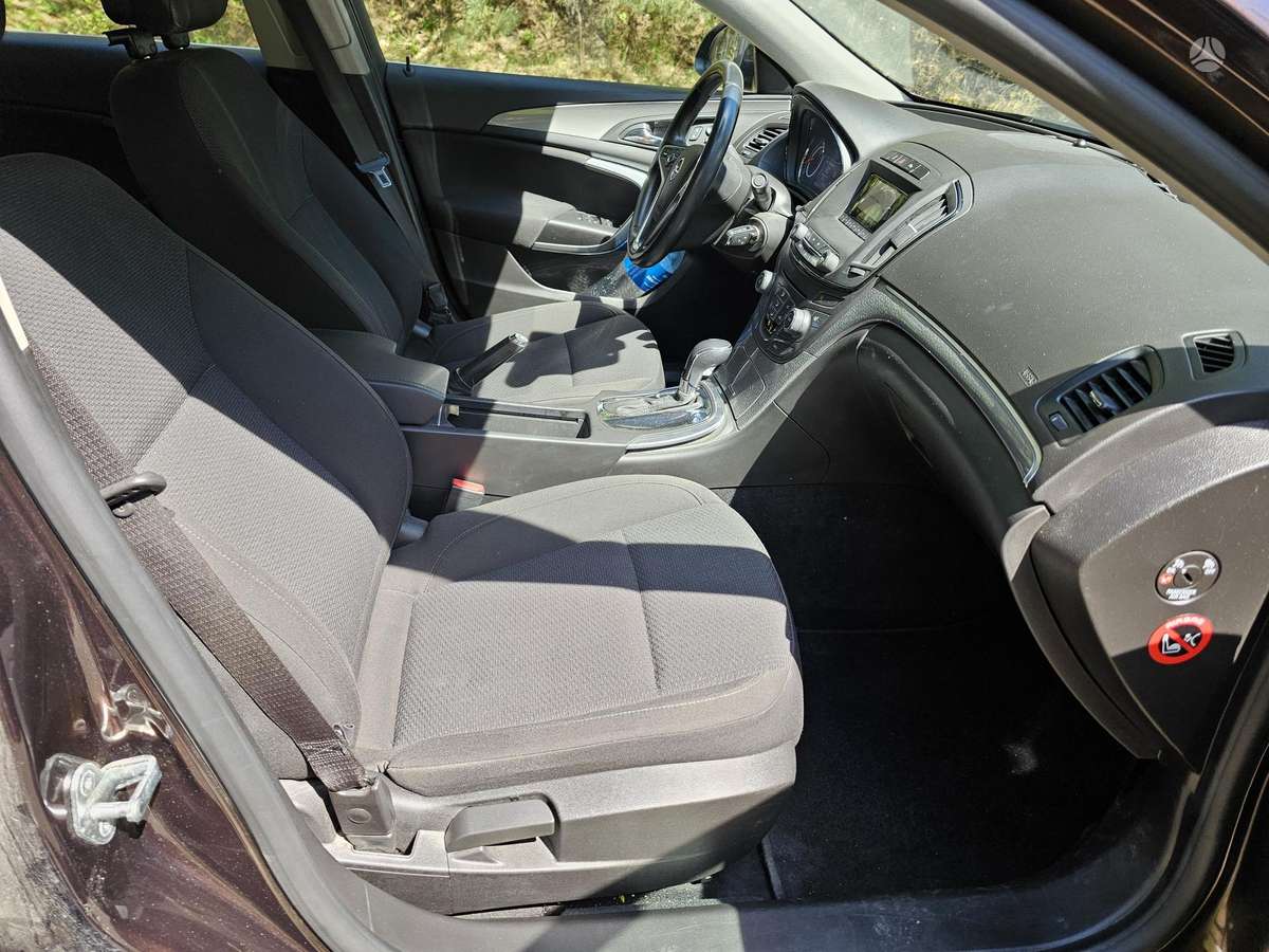 Opel Insignia, 2.0 l., Седан