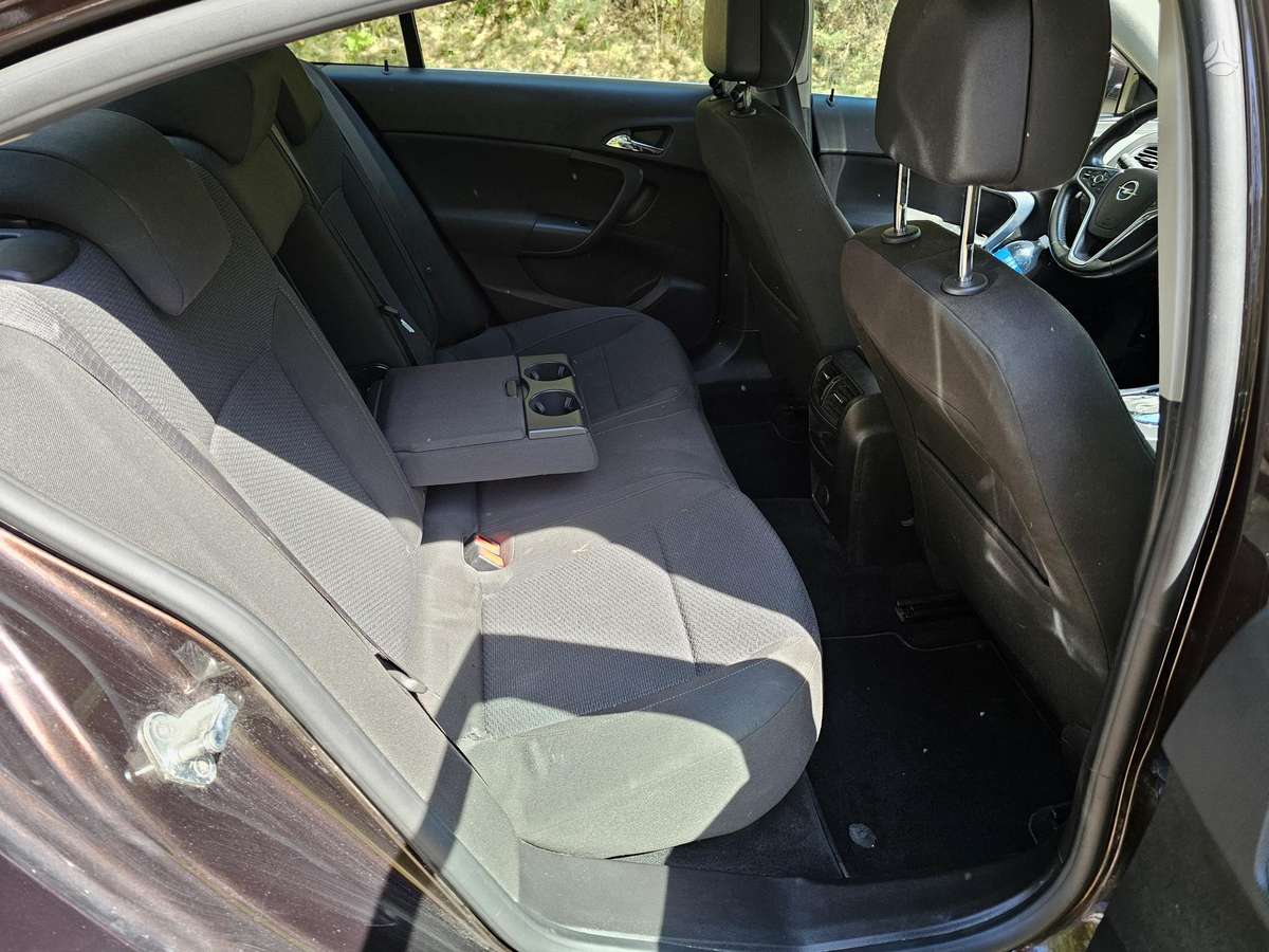 Opel Insignia, 2.0 l., Седан