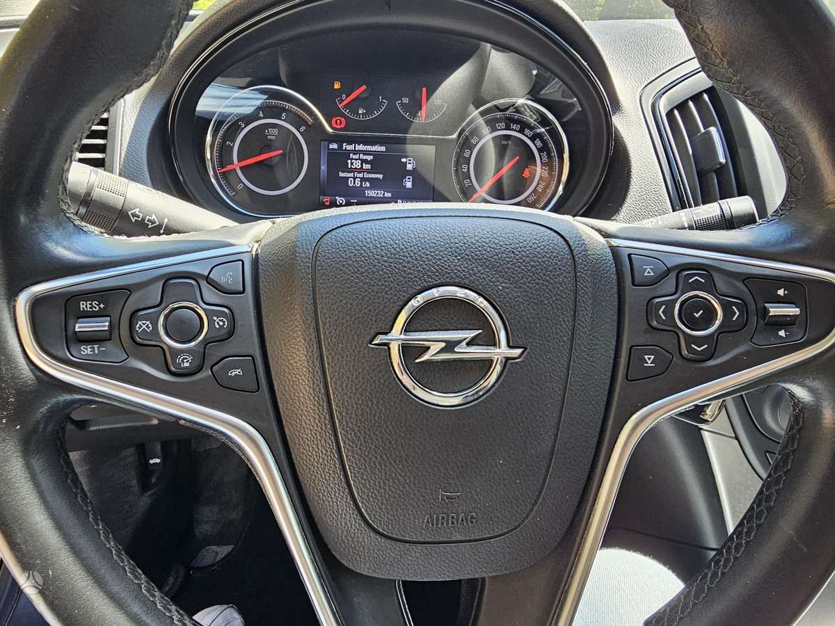 Opel Insignia, 2.0 l., Седан