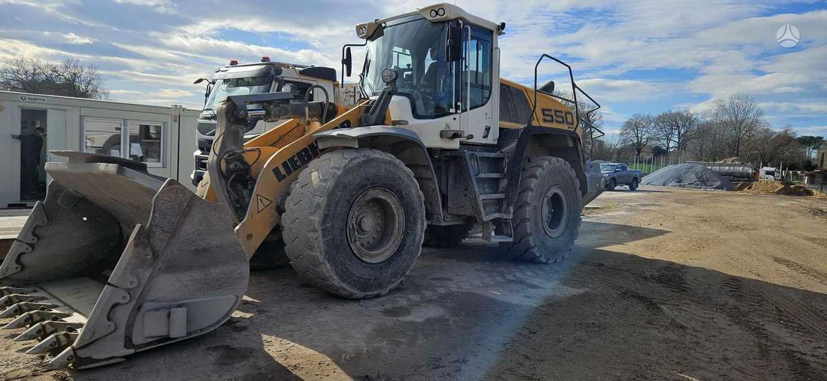 Liebherr L550X Power, frontal loader