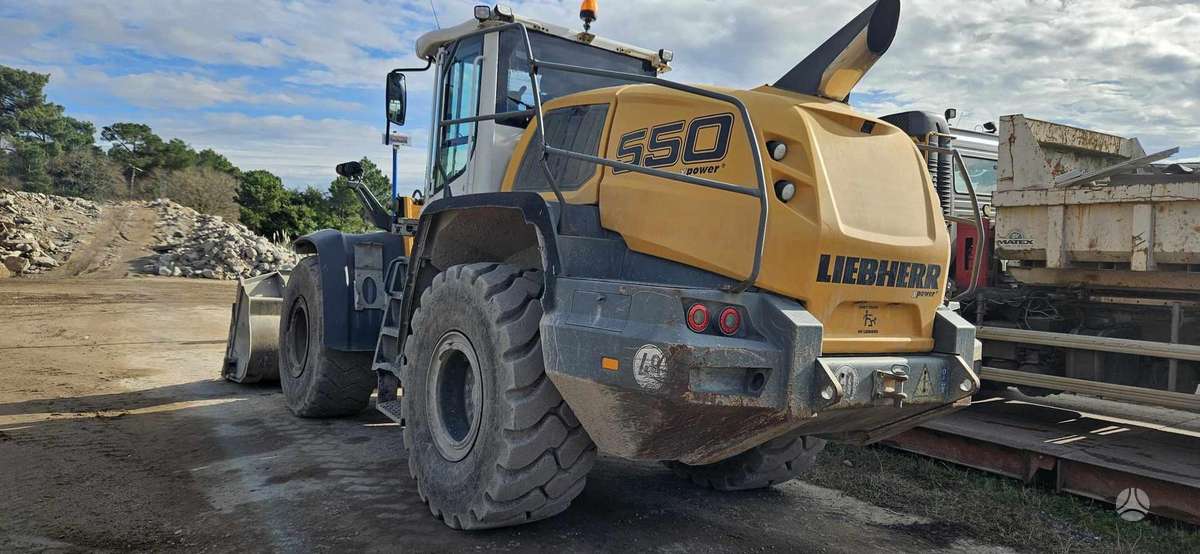 Liebherr L550X Power, frontal loader