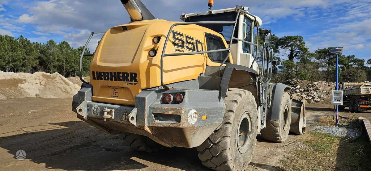 Liebherr L550X Power, frontal loader