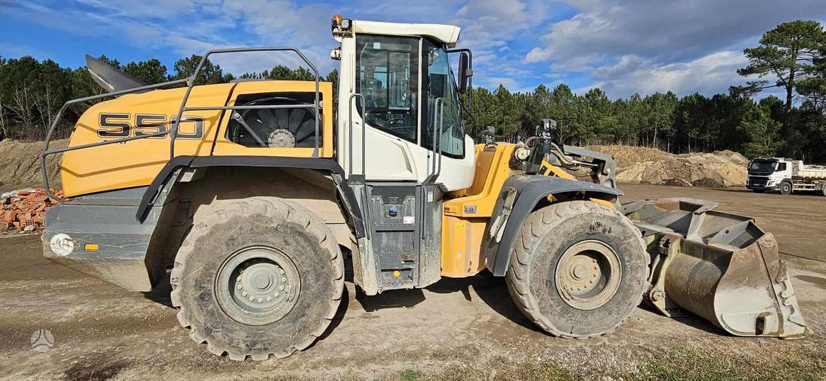 Liebherr L550X Power, frontal loader