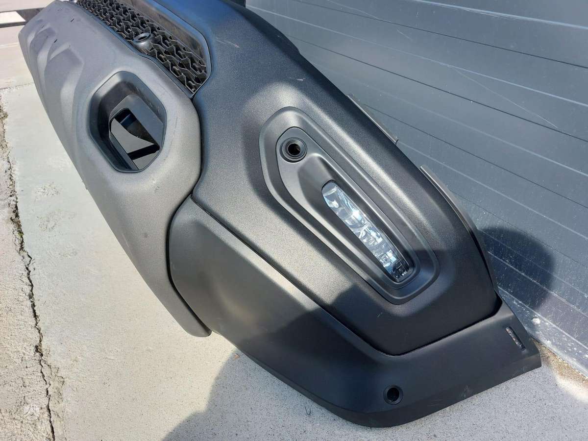 Dodge Ram, 6VZ40GXHAA, бамперы (буфера), радиаторная решётка