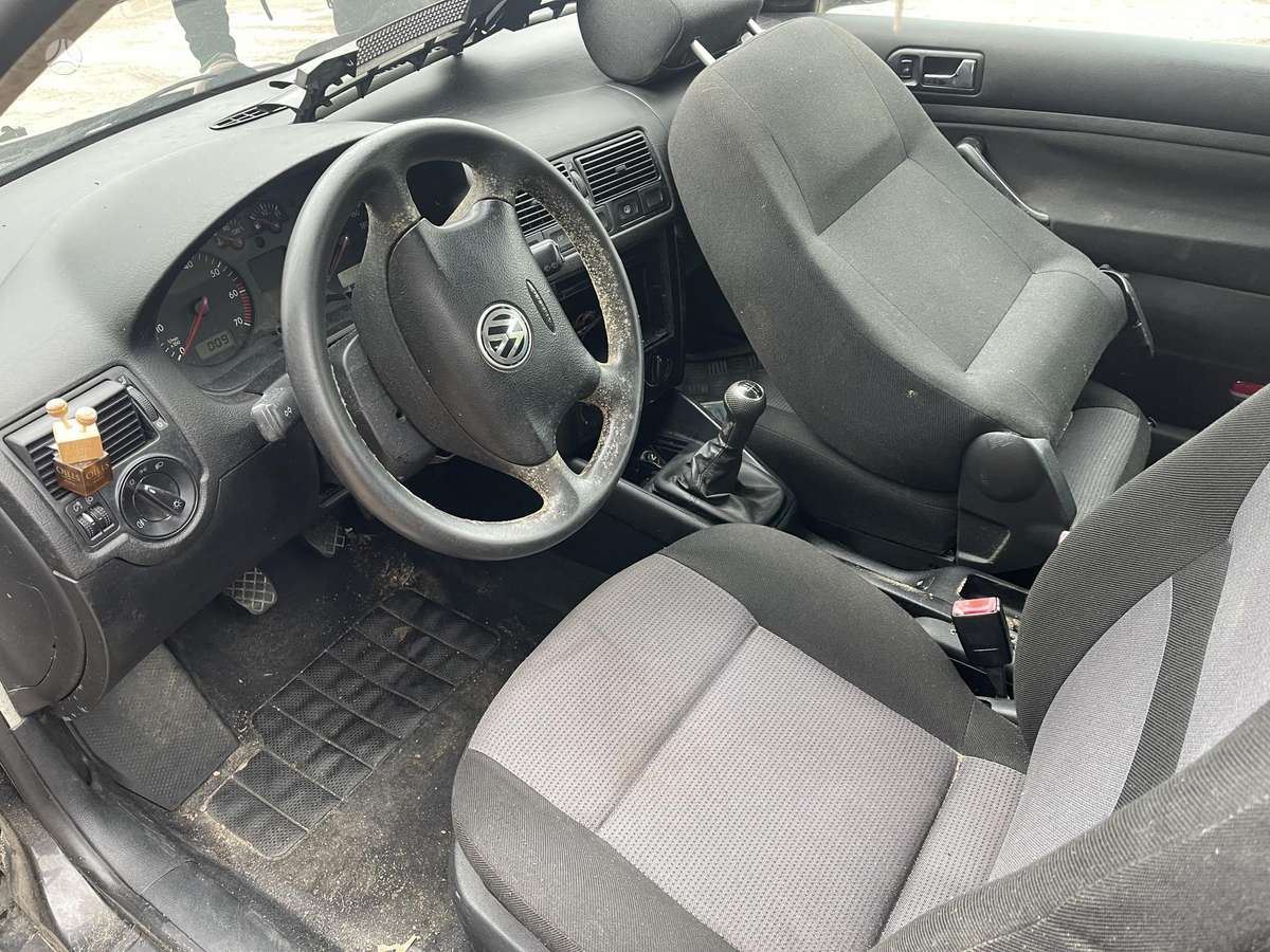 Volkswagen Golf dalimis