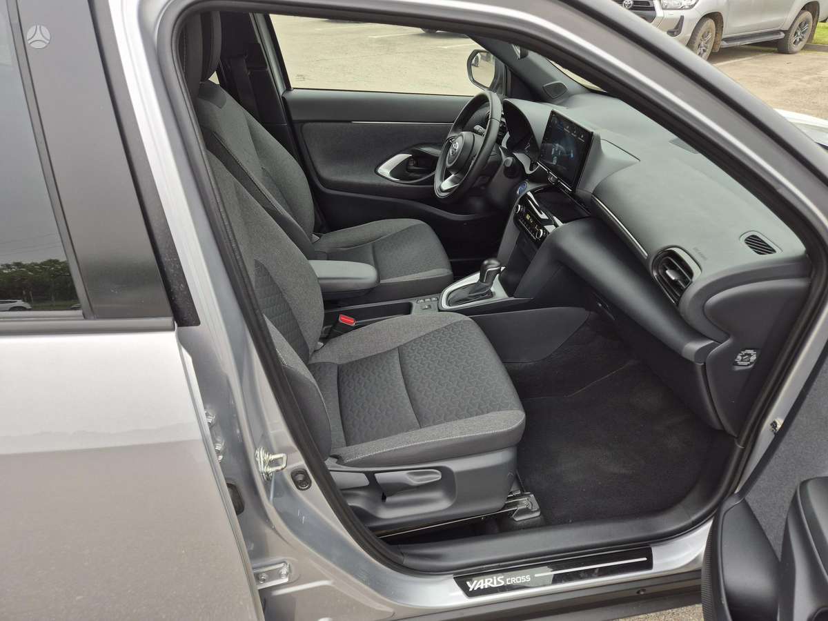 Toyota Yaris Cross - 12