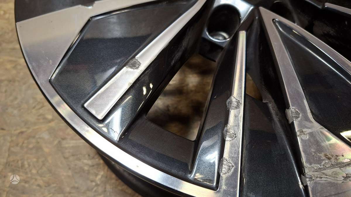 Skoda Superb, 3P0601025, Cen31727