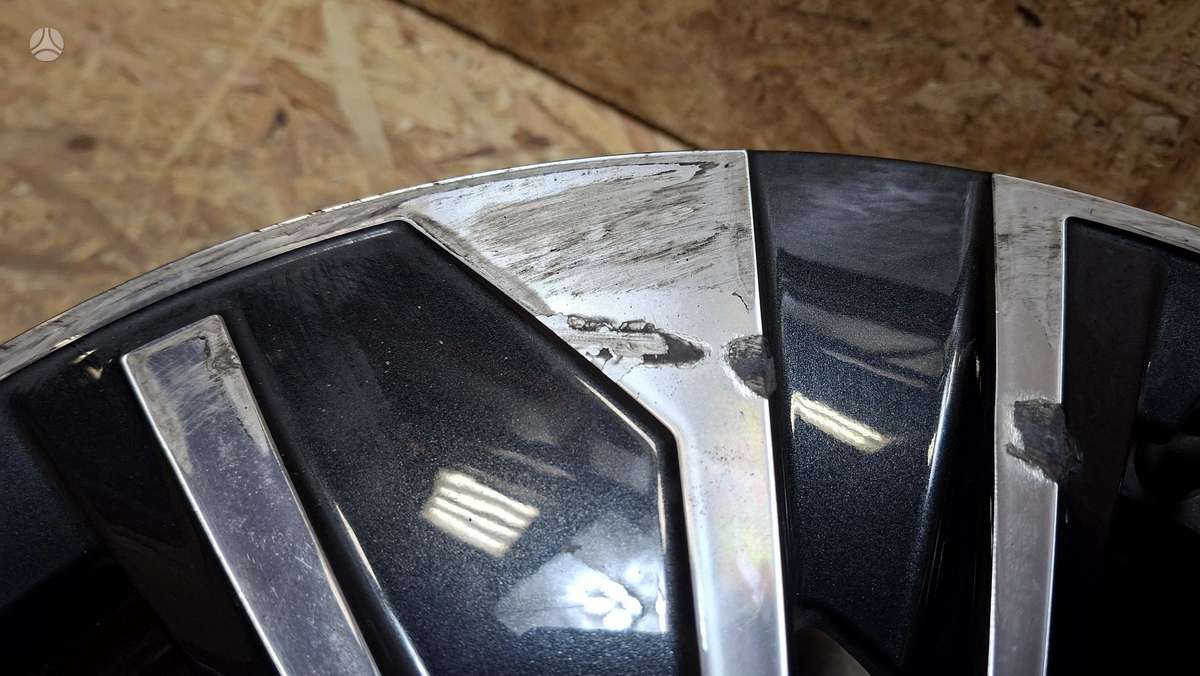 Skoda Superb, 3P0601025, Cen31728