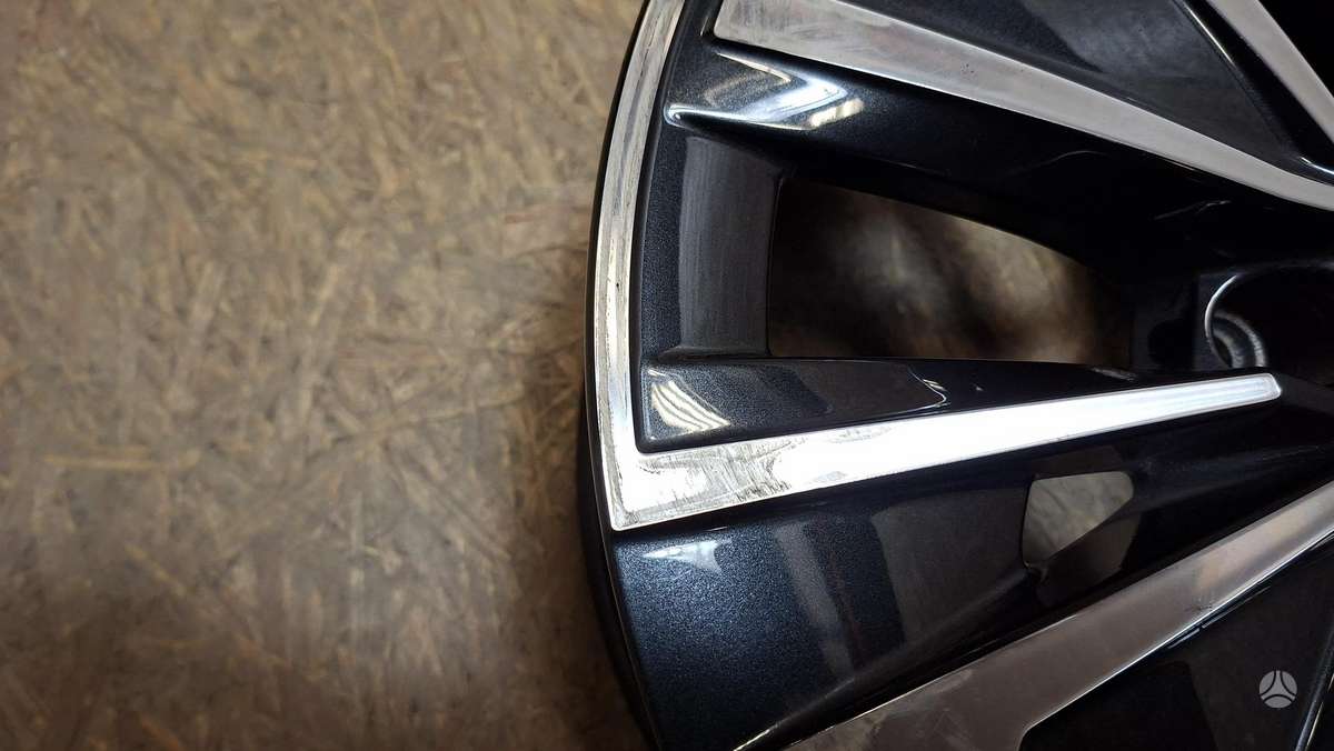 Skoda Superb, 3P0601025, Cen31728