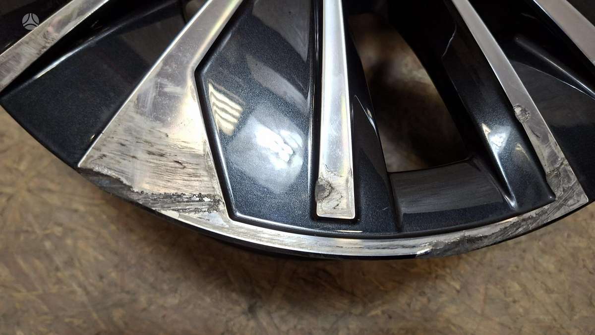 Skoda Superb, 3P0601025, Cen31728