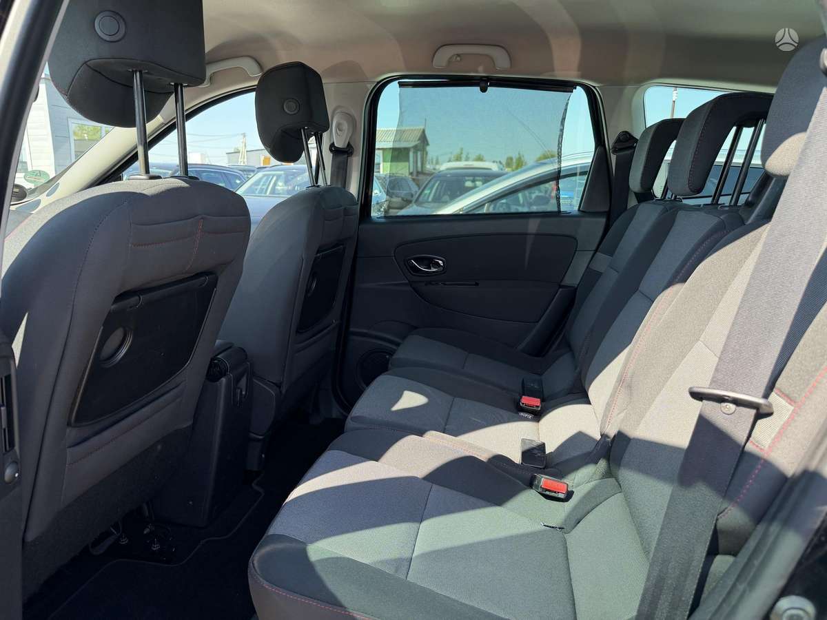 Renault Grand Scenic - 8