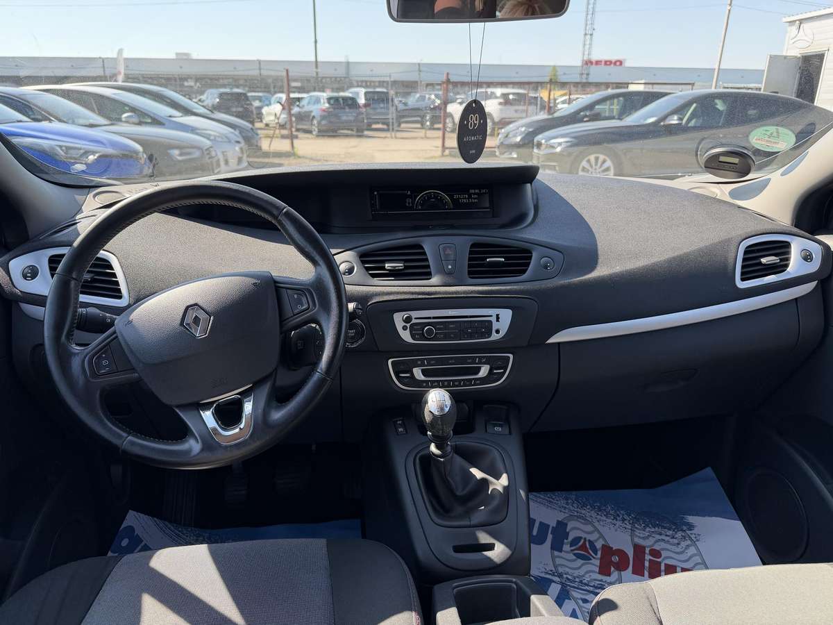 Renault Grand Scenic - 9