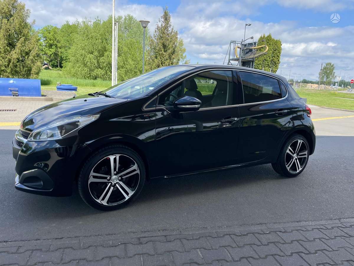 Peugeot 208, 1.2 l., hatchback