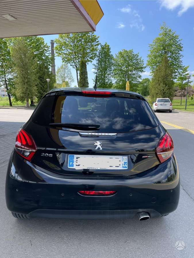 Peugeot 208, 1.2 l., hatchback