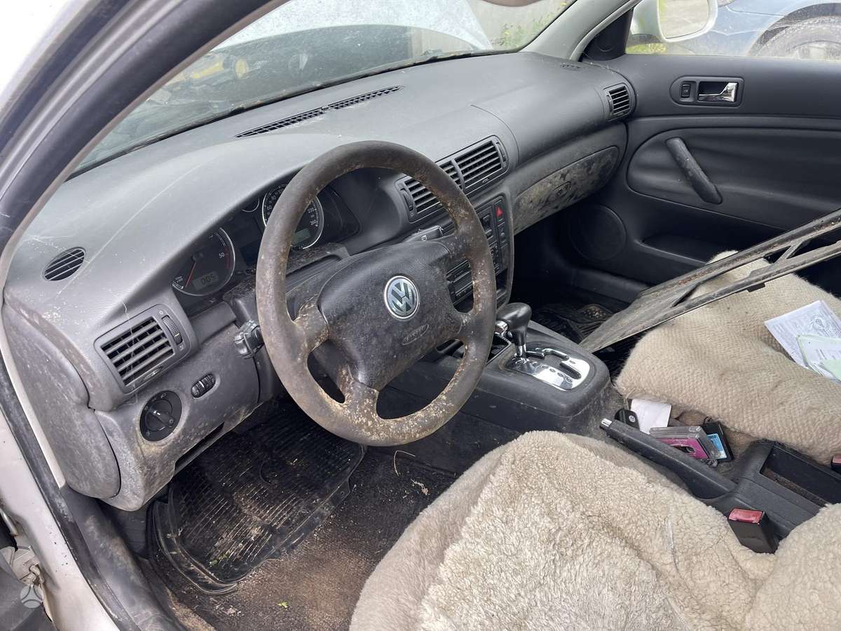 Volkswagen Passat for parts