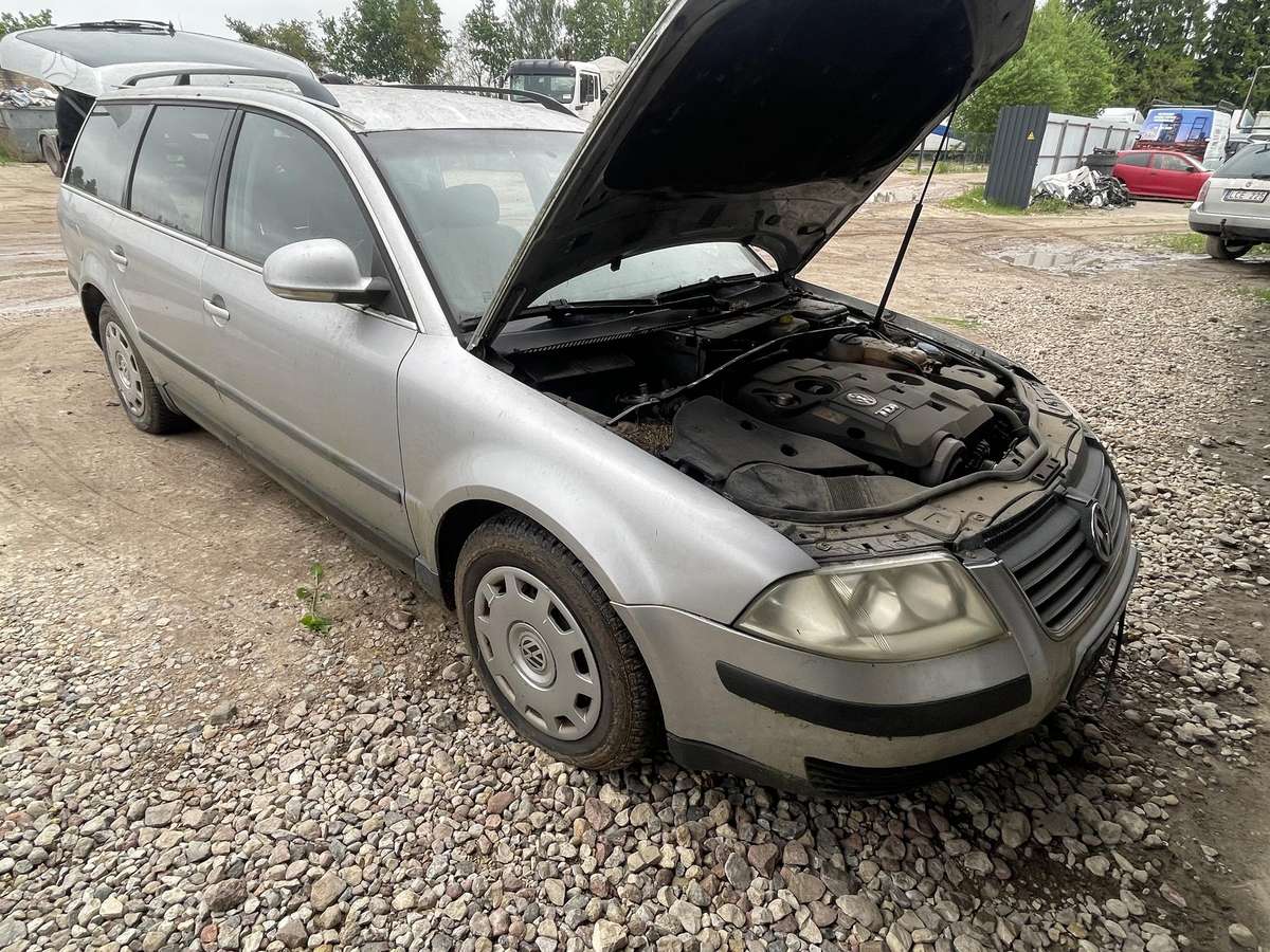 Volkswagen Passat for parts