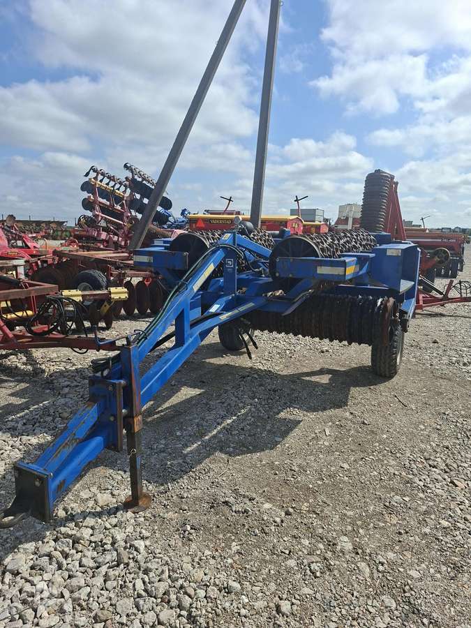 Dalbo Minimax530, dirvos tankinimo, lyginimo volai