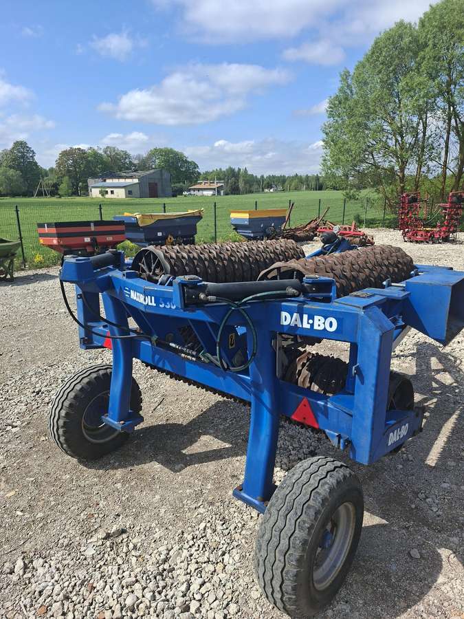 Dalbo Minimax530, dirvos tankinimo, lyginimo volai