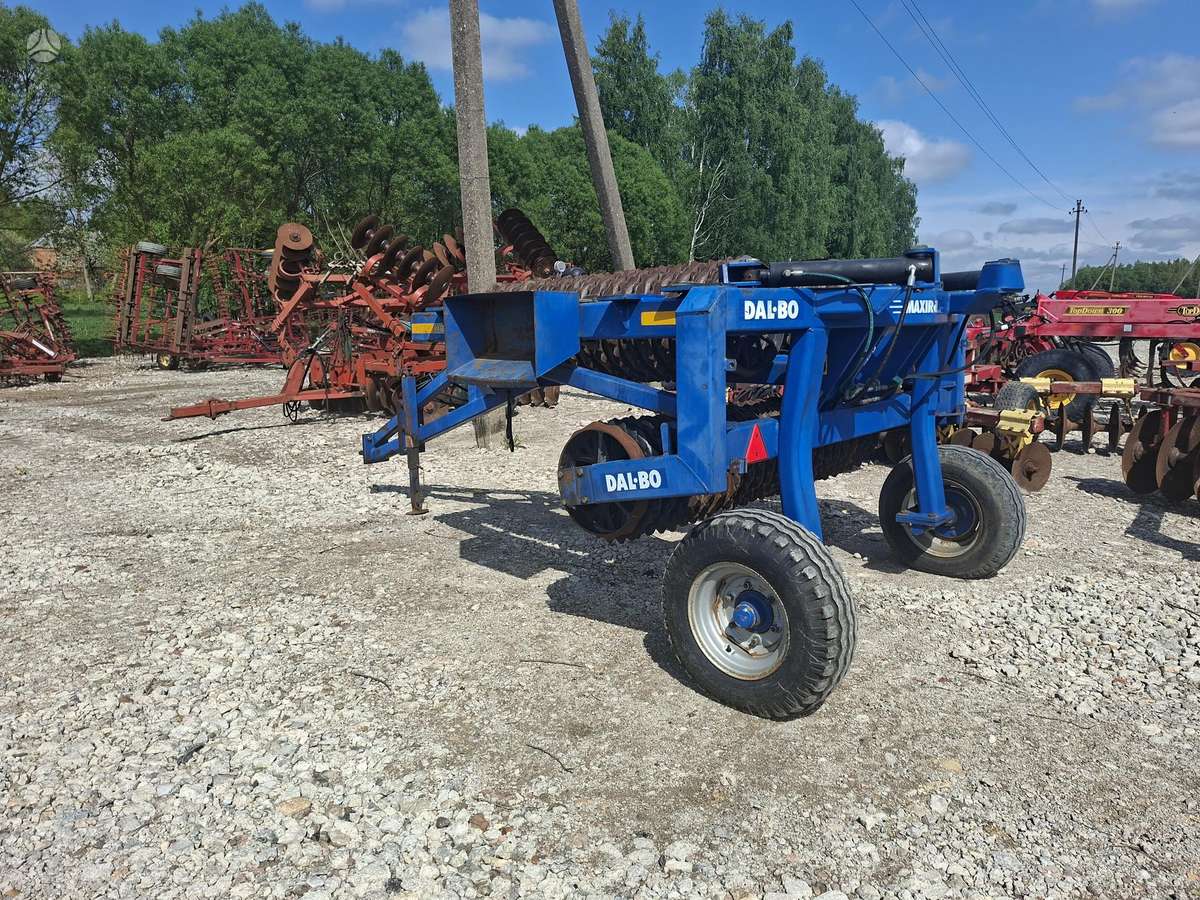 Dalbo Minimax530, dirvos tankinimo, lyginimo volai