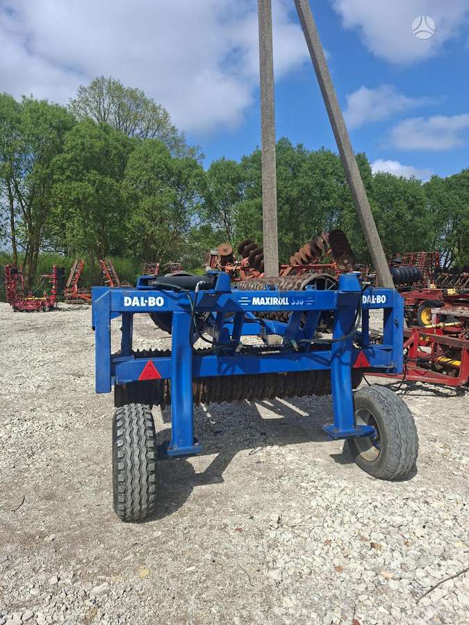 Dalbo Minimax530, dirvos tankinimo, lyginimo volai