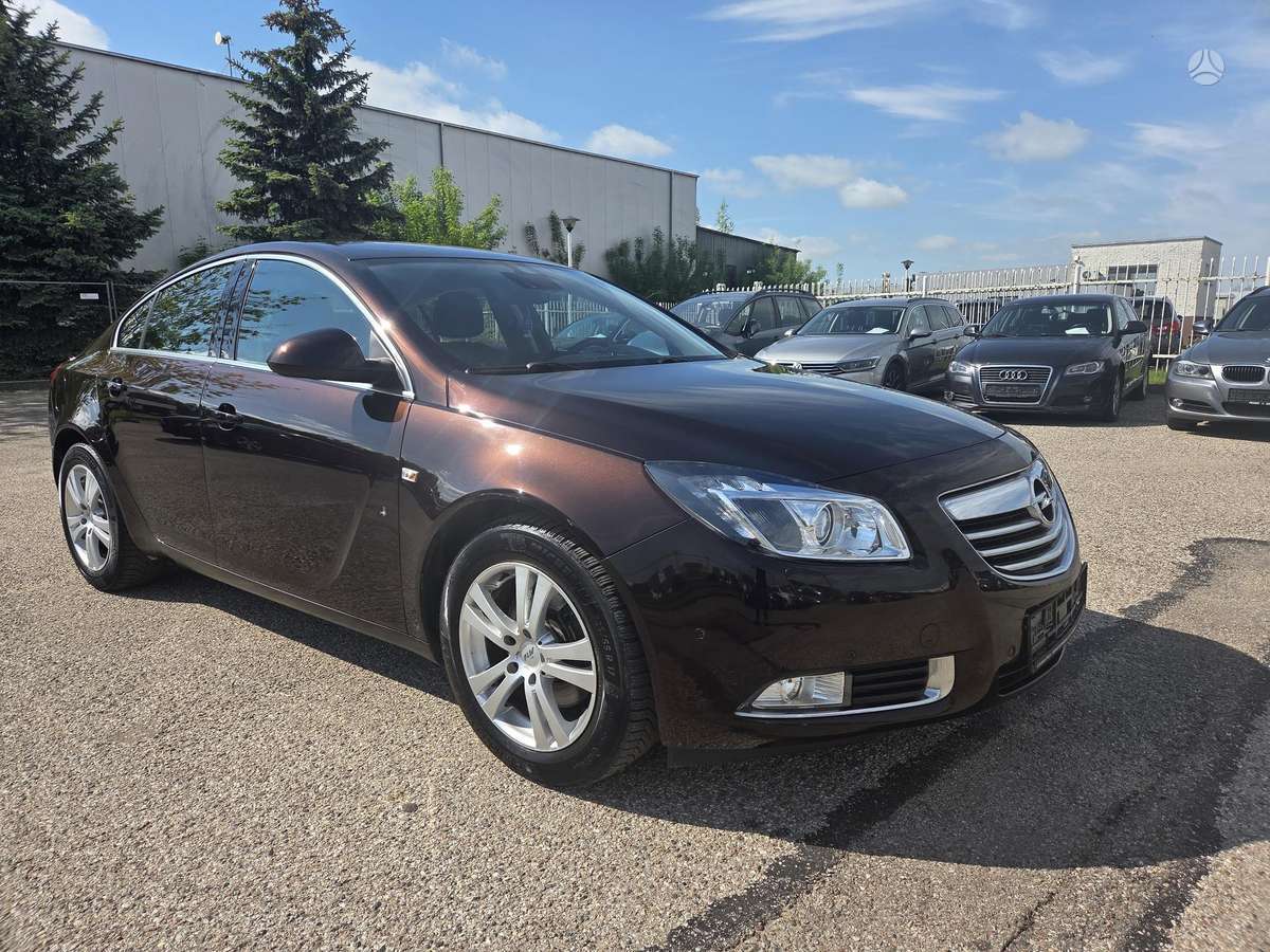 Opel Insignia, 2.0 l., Седан