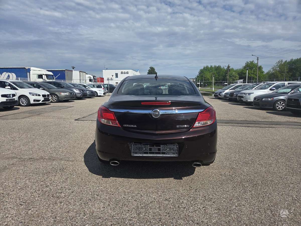 Opel Insignia, 2.0 l., Седан