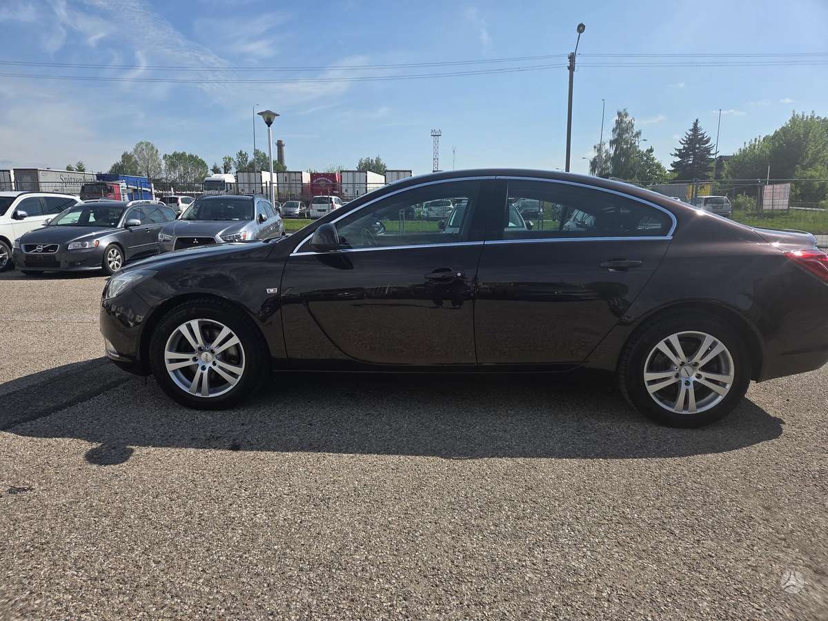 Opel Insignia, 2.0 l., Седан