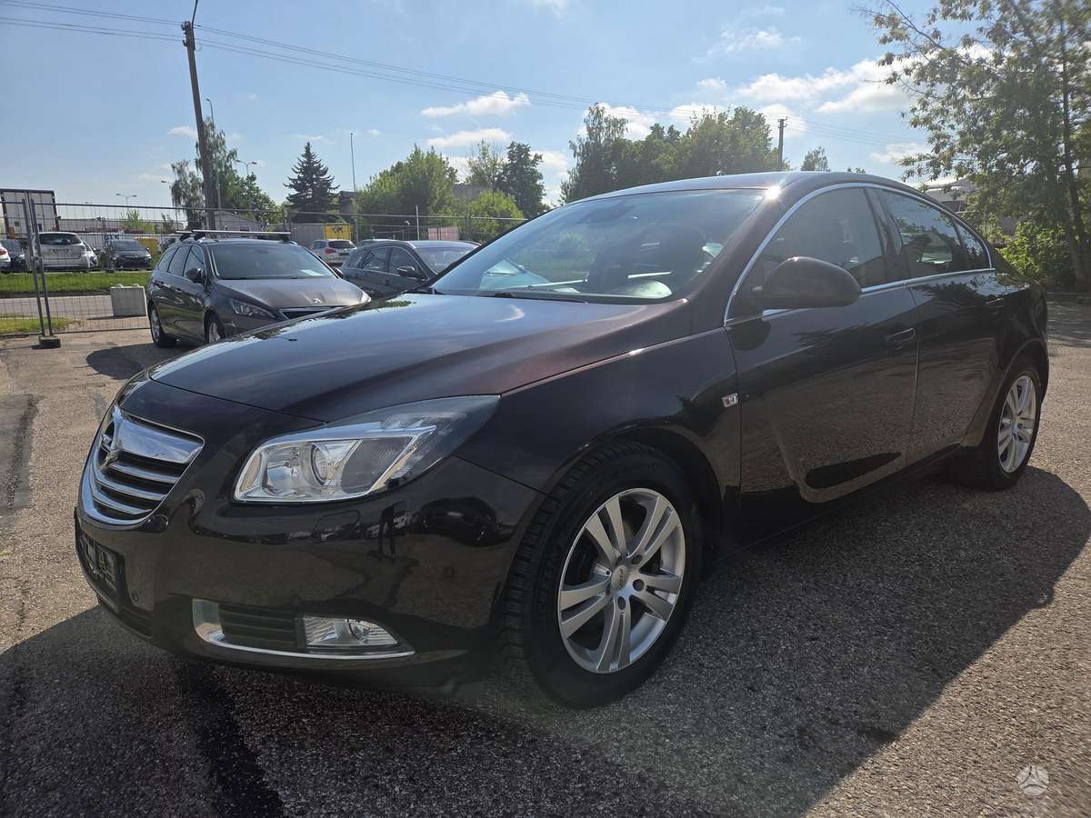 Opel Insignia, 2.0 l., Седан