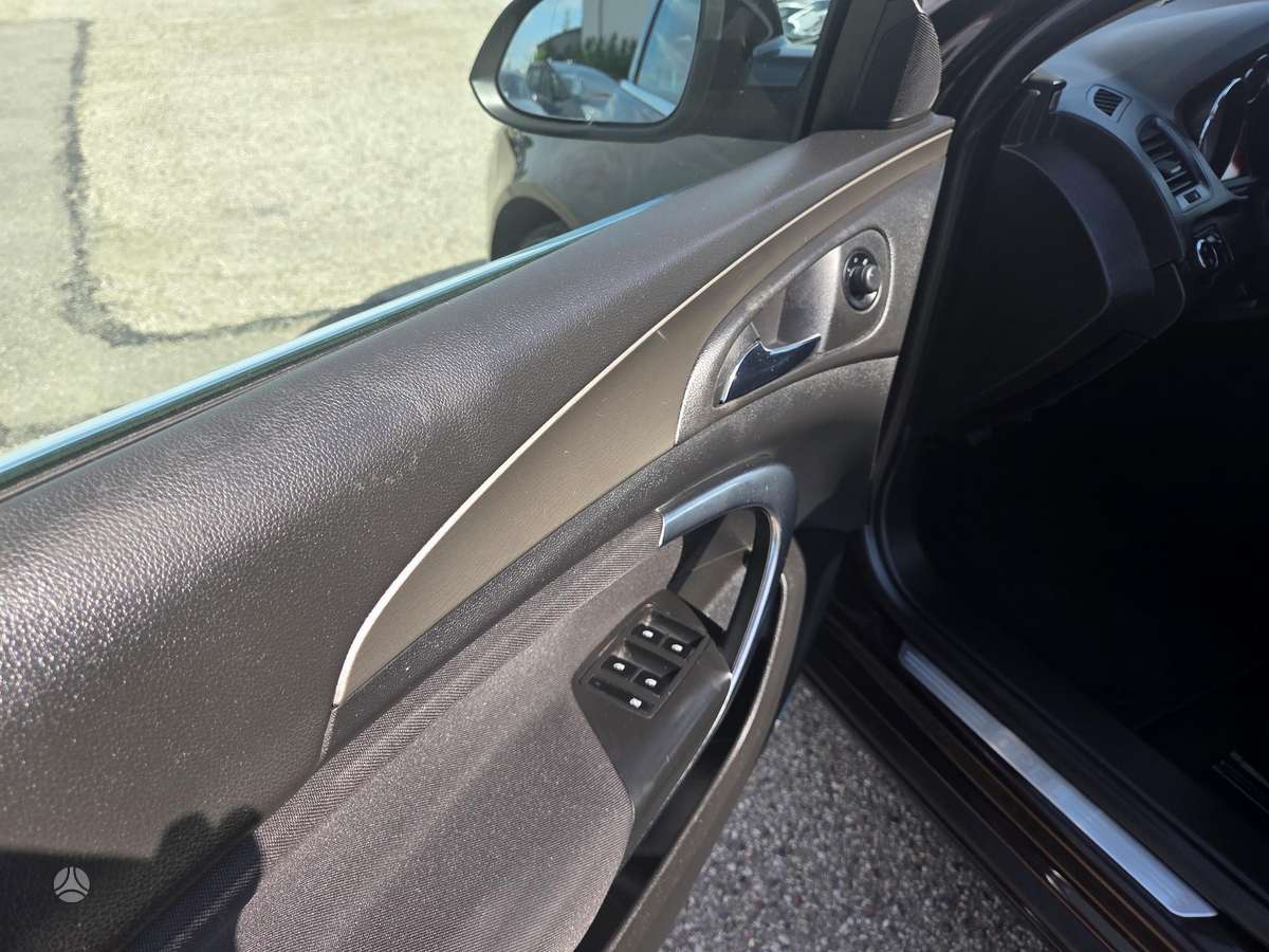Opel Insignia, 2.0 l., Седан