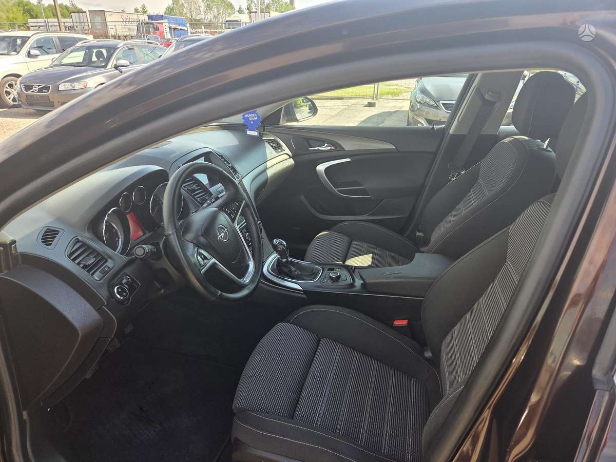 Opel Insignia, 2.0 l., Седан