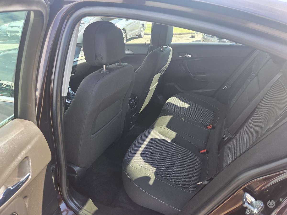 Opel Insignia, 2.0 l., Седан