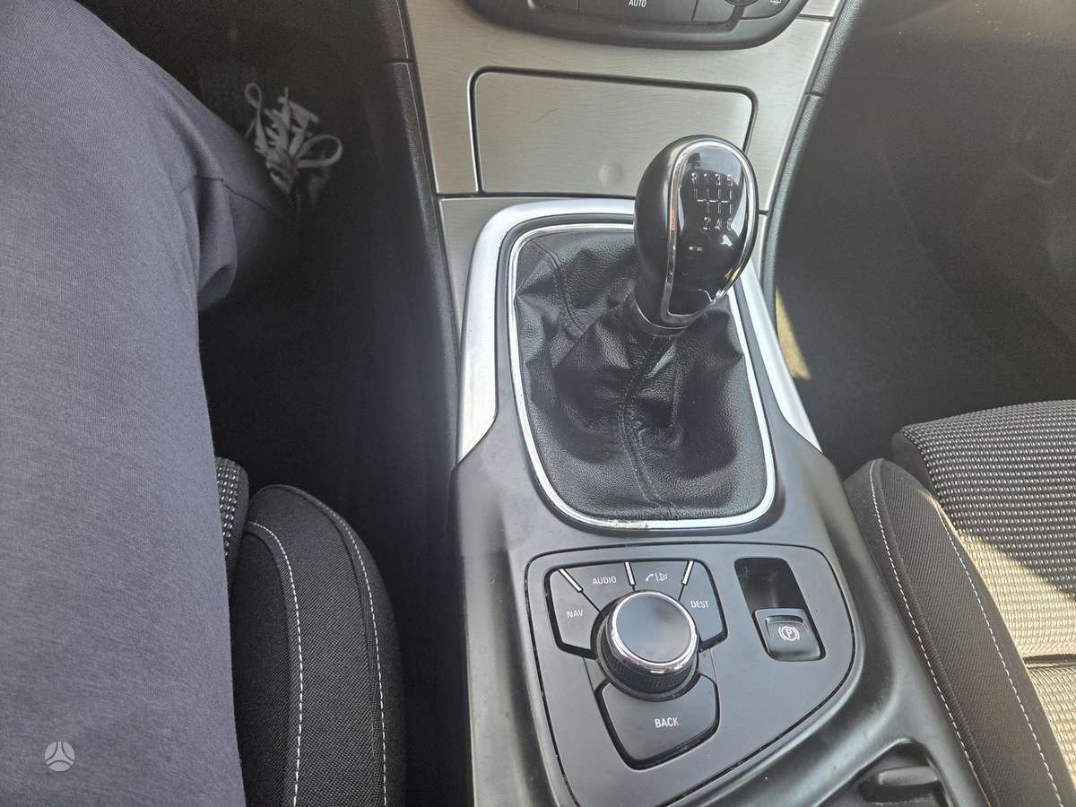 Opel Insignia, 2.0 l., Седан
