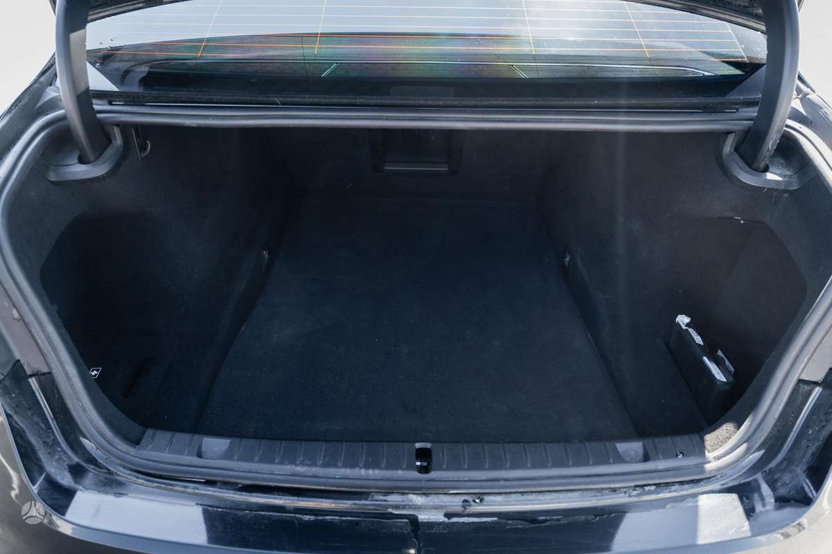 BMW 740, 3.0 l., limousine